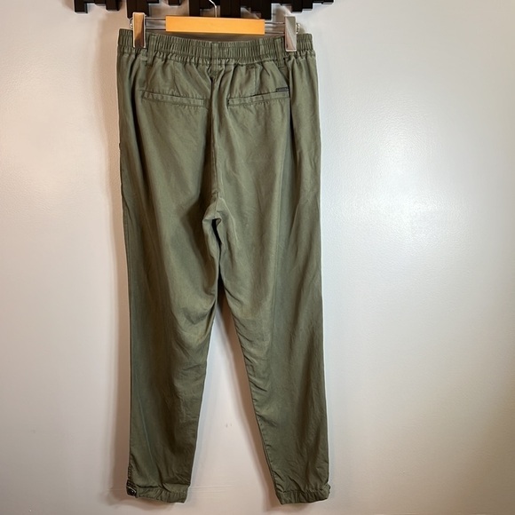 TABARI Olive Green Jogger Pull-On Button Cuffs Size Medium - Picture 6 of 8